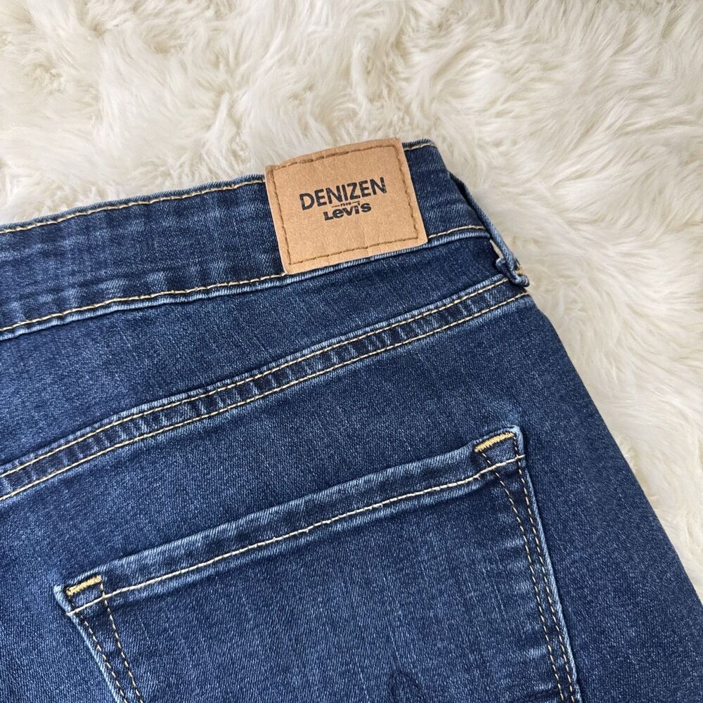 DENIZEN Mid Rise Bermuda Shorts 12 (W31 Inseam 8.5) Blue Cuffed Stretch Womens - Picture 4 of 9